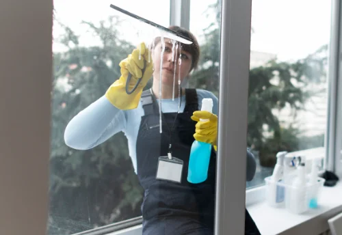 Nettoyage de vitres intérieures et extérieures à Grandchamp